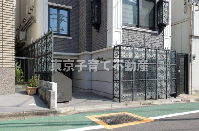 Ａｐａｒｔｍｅｎｔ小石川後楽園のエントランス