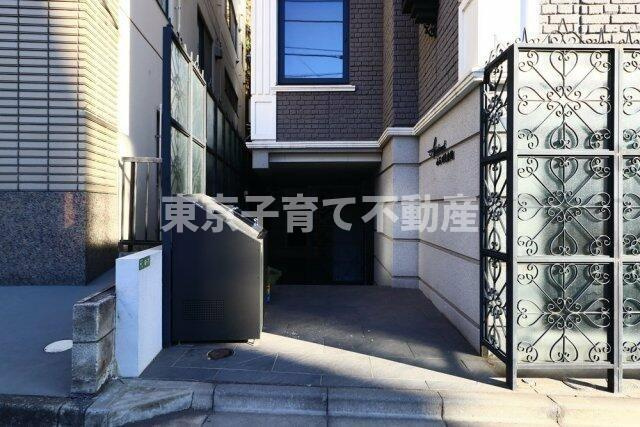 Ａｐａｒｔｍｅｎｔ小石川後楽園のエントランス