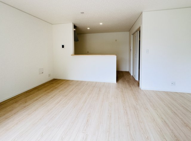 柏市伊勢原１丁目新築戸建（伊勢原第７）の居間・リビング|18帖リビングダイニングキッチン