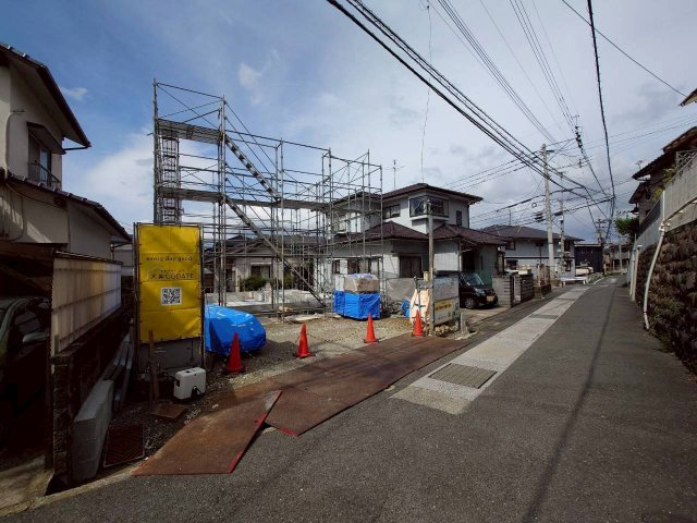 SUN COURTーサンコート－小倉南区湯川新町2丁目【小倉南区　新築戸建て】の前面道路含む現地写真|現地撮影　2026,5,4　SUN COURTーサンコート－小倉南区湯川新町2丁目【小倉南区　新築戸建て】