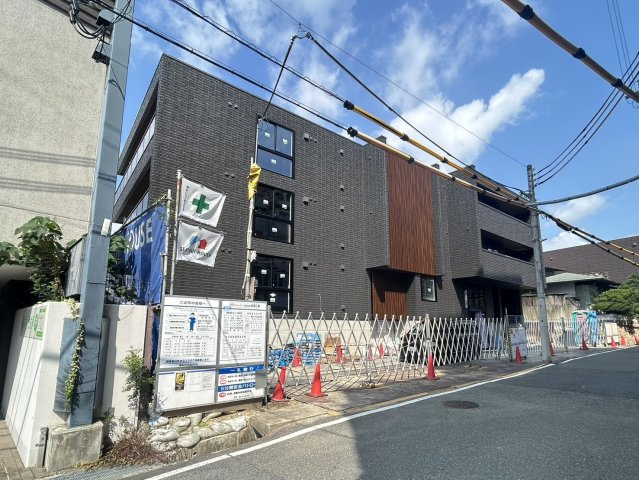ジェイエイチエスプレミア学園前
