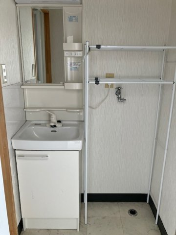 パレス赤坂の洗面所|コンパクトで使いやすい洗面所