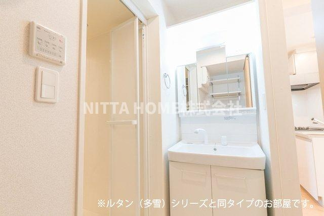 アストラル　グレアⅠの洗面所|【イメージ写真】シャワー付き洗面台を設置◆