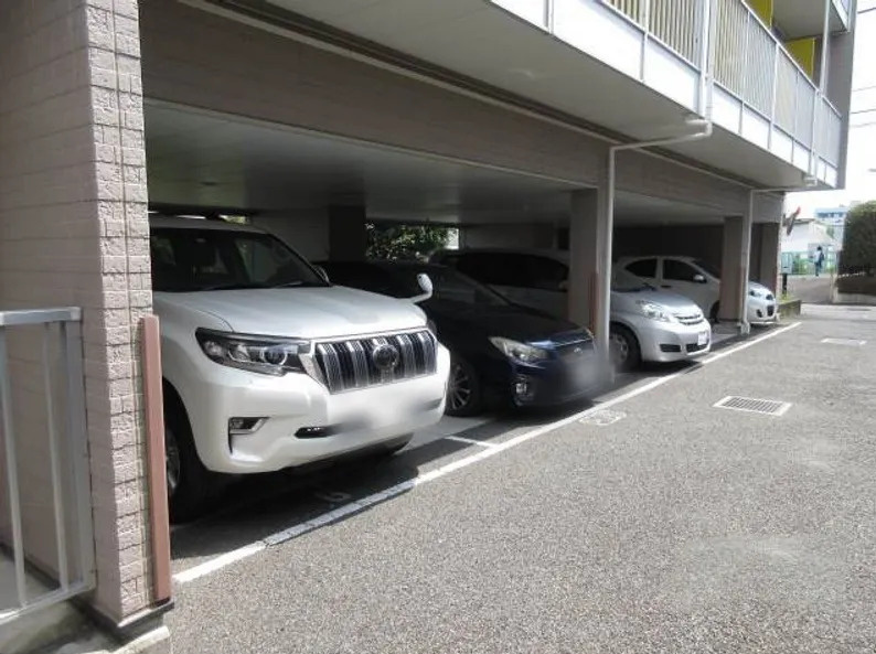 レオパレスシェル都Ⅱの駐車場