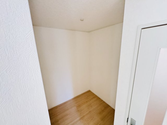 柏市伊勢原１丁目新築戸建（伊勢原第７）の収納|キッチン横・パントリースペース