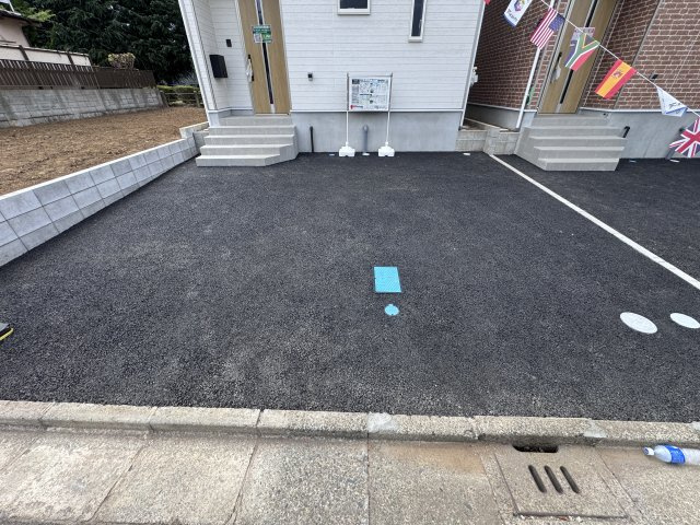 柏市伊勢原１丁目新築戸建（伊勢原第７）の駐車場|2号棟駐車スペース・並列2台駐車可