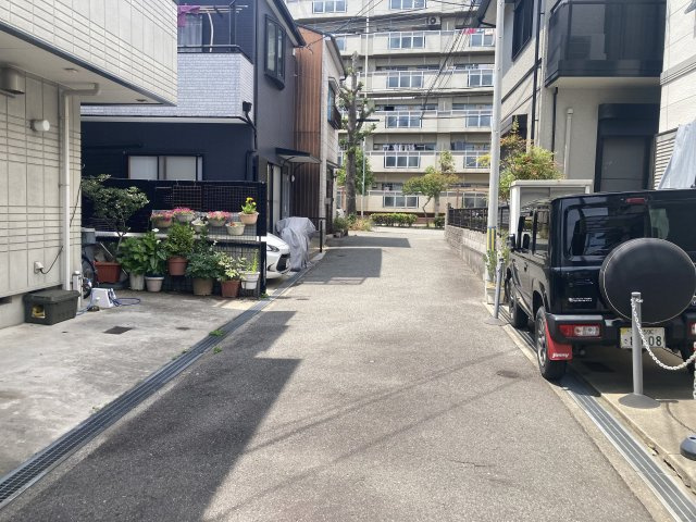 【前面道路含む現地写真】の画像