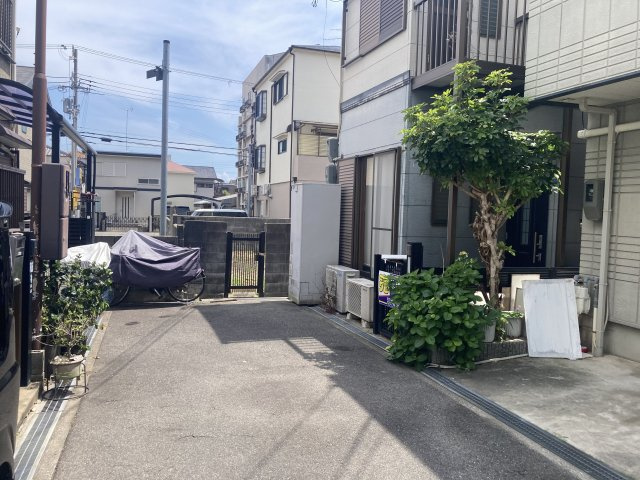 【前面道路含む現地写真】の画像