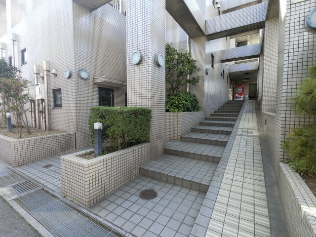 西船橋スクエアガーデンのエントランス