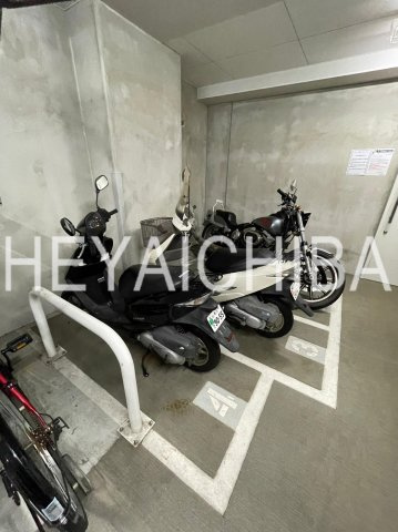 グラーナ上野のその他共用部分|バイク置場