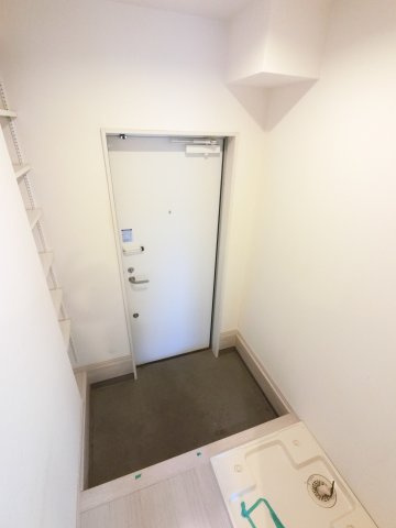 エアフォルク原木の玄関
