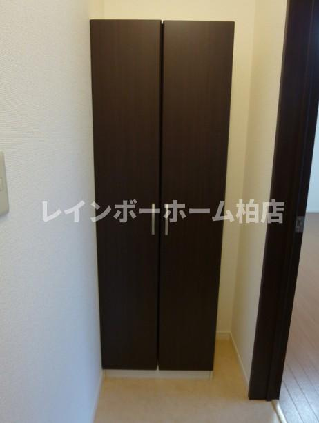仲介手数料50％半額キャンペーン物件の玄関|シューズボックスがあります
