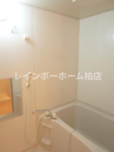 仲介手数料50％半額キャンペーン物件の浴室|ゆったり過ごせるお風呂です