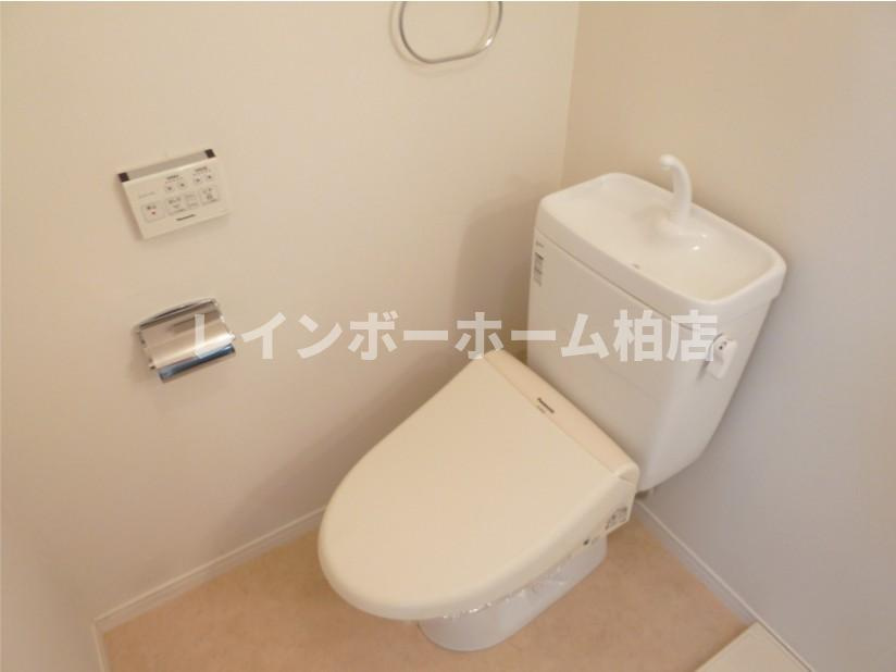 仲介手数料50％半額キャンペーン物件のトイレ|温水洗浄便座です