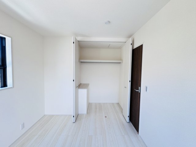 柏市酒井根７丁目新築戸建の収納|6帖寝室収納