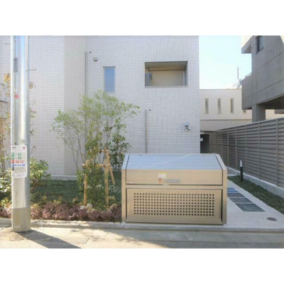 【その他共用部分】 | THE　MEDEL | 敷地内ゴミ置き場完備。