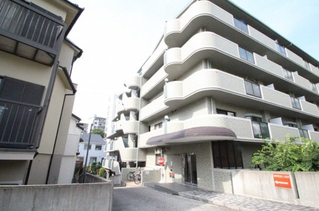 ジャルダン上ヶ原壱番館の外観|お陽さまの光をさわやかな風をたっぷりとりこめます
