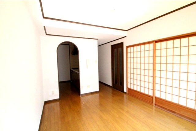 ジャルダン上ヶ原壱番館の居間・リビング|ＬＤＫ＋隣接和室、間仕切りを開放すれば広々おもてなしスペースに！
