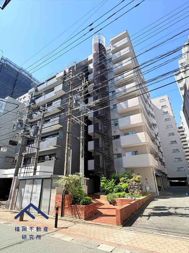 東峰マンション西公園の外観