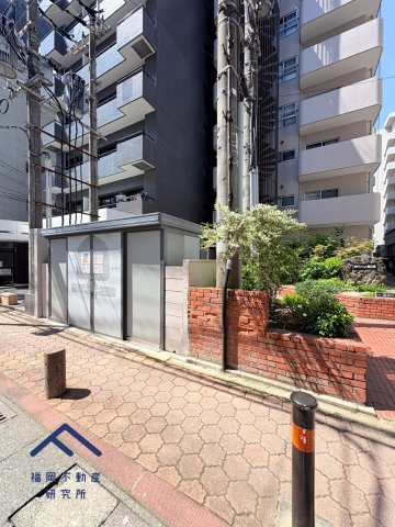 東峰マンション西公園の庭