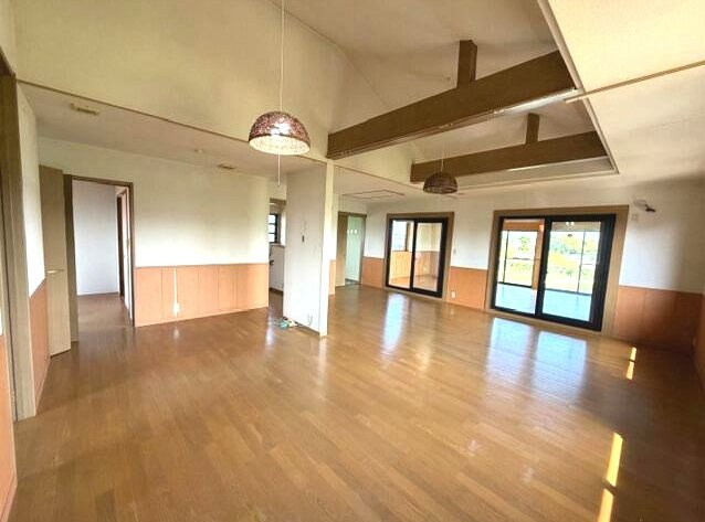 長生郡一宮町一宮　中古戸建の洋室|オール電化住宅 ５SLDKオーディオルーム付き 敷地約177坪洋室約22帖 一宮海岸まで車約10分 