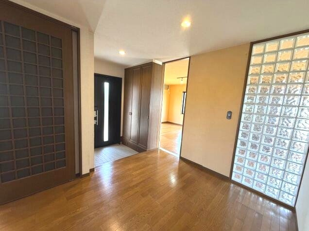 長生郡一宮町一宮　中古戸建の玄関|オール電化住宅 ５SLDKオーディオルーム付き 敷地約177坪洋室約22帖 一宮海岸まで車約10分 
