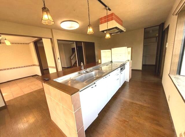 長生郡一宮町一宮　中古戸建のキッチン|オール電化住宅 ５SLDKオーディオルーム付き 敷地約177坪洋室約22帖 一宮海岸まで車約10分 