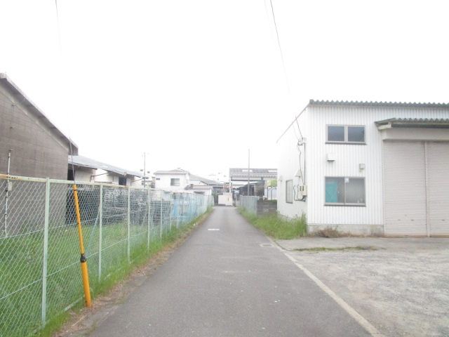 高座郡寒川町倉見の倉庫