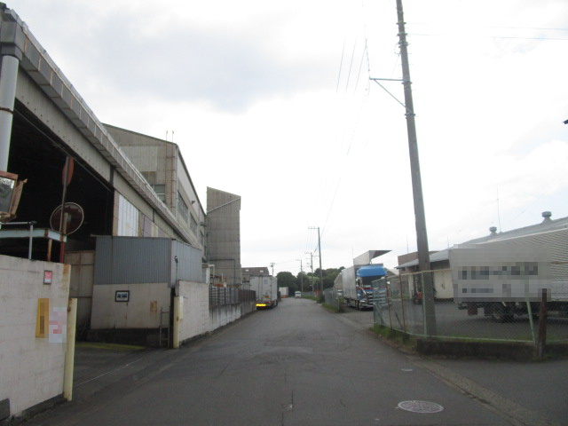高座郡寒川町倉見の倉庫