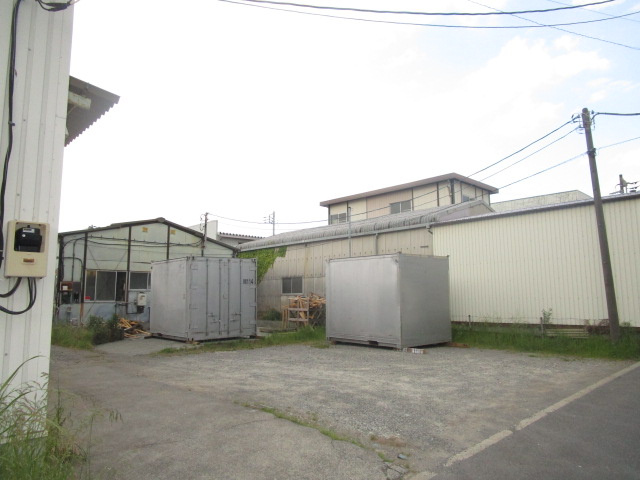 高座郡寒川町倉見の倉庫