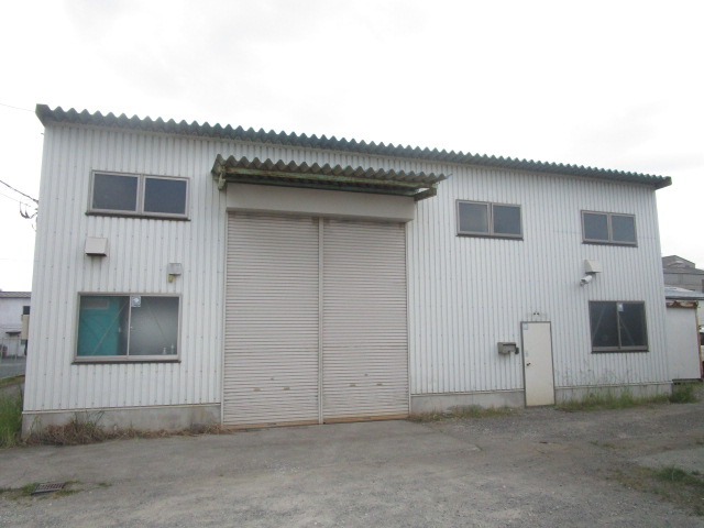 高座郡寒川町倉見の倉庫