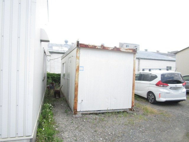 高座郡寒川町倉見の倉庫
