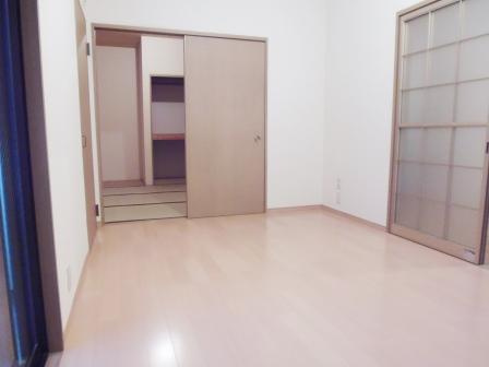 Ｃｙｂｅｌｅ駒込 (キュベル駒込)の居間・リビング