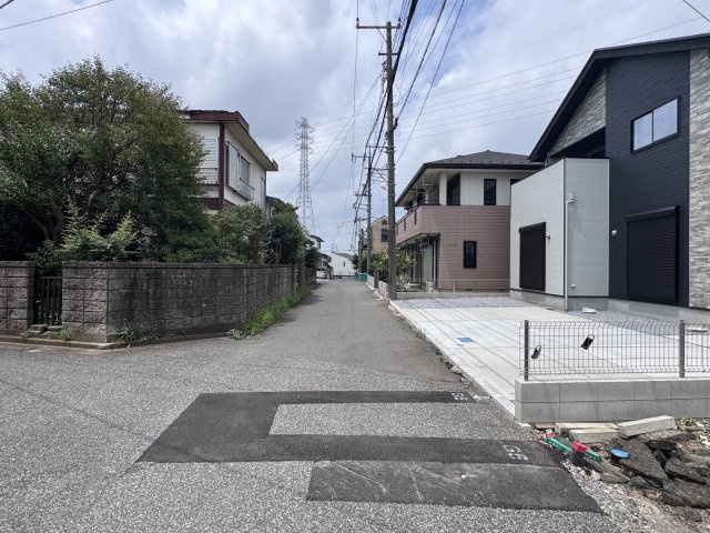 柏市高田新築戸建【柏第四小学校:5分】の前面道路含む現地写真|南側前面道路