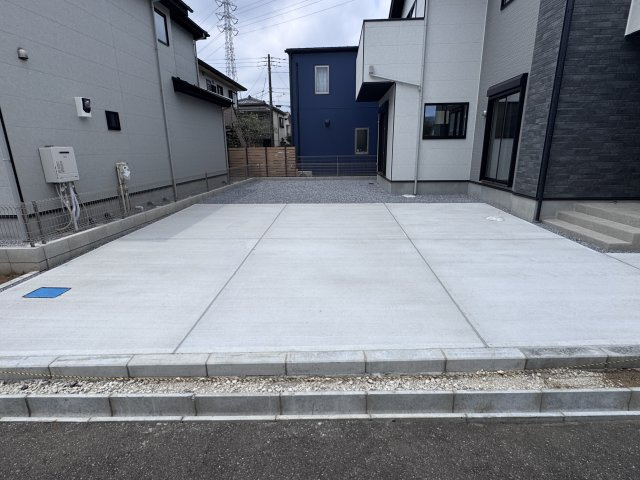 柏市高田新築戸建【柏第四小学校:5分】の駐車場|1号棟駐車スペース・並列2台駐車可