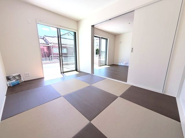 リーブルガーデンＳ第２前橋総社町植野　２号棟の和室|落ち着いた6帖の和室付きです！十分な広さなので客間としてもご利用できます！