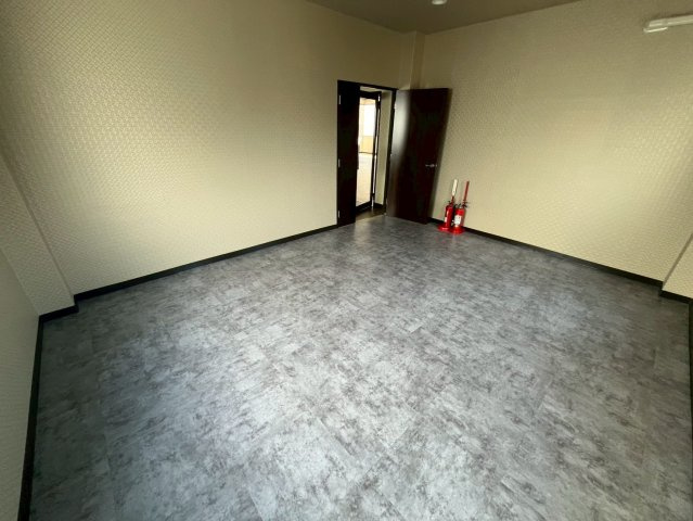 南柏ロードサイド1棟店舗事務所の内装|３階