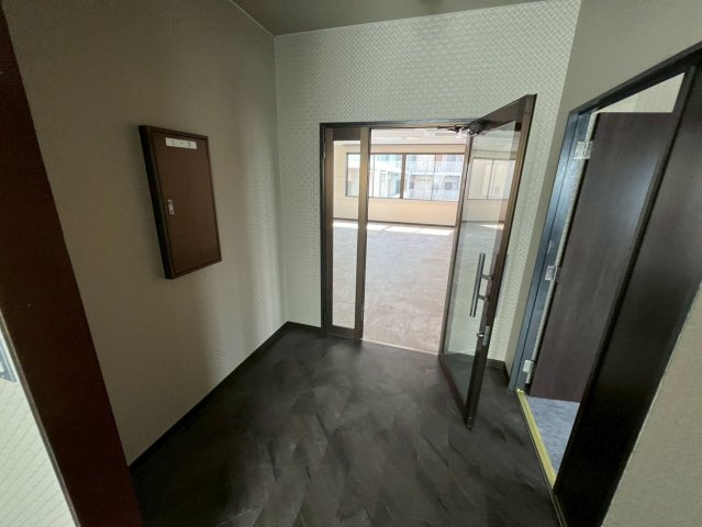 南柏ロードサイド1棟店舗事務所の内装|３階
