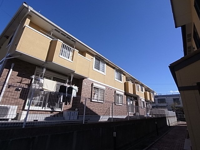 神戸市須磨区東落合２丁目のアパートの外観
