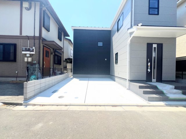 武蔵村山市大南　全1棟　新築戸建ての駐車場