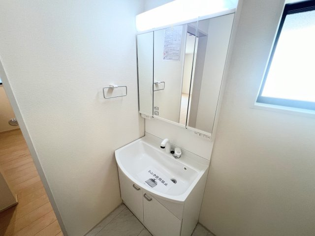 武蔵村山市大南　全1棟　新築戸建ての独立洗面台