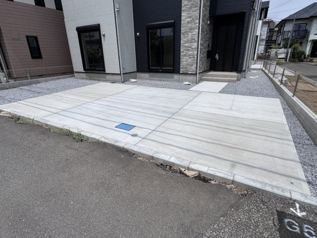 柏市高田新築戸建【柏第四小学校:5分】の駐車場|2号棟駐車スペース・並列2台駐車可