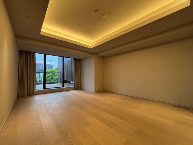プラウド神宮前の居間・リビング