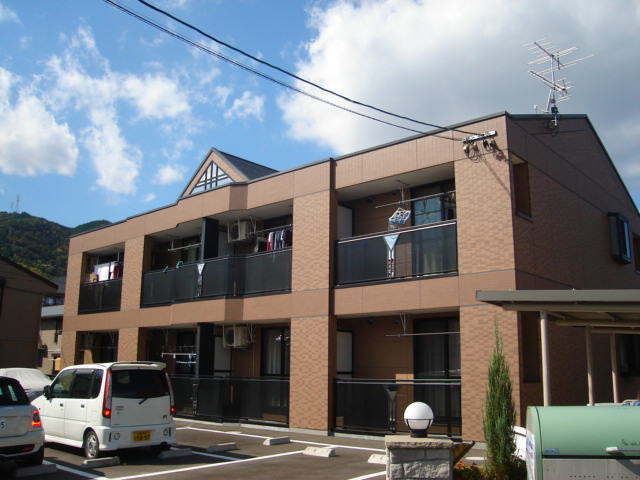 シェルル長束西の外観