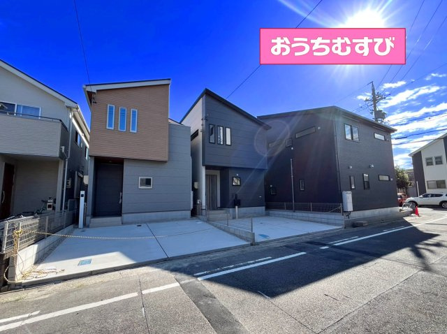 春日井市林島町第2(全4棟)の前面道路含む現地写真