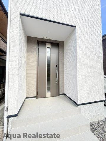 リナージュ藍住町乙瀬 01期の玄関|落ち着いた玄関です