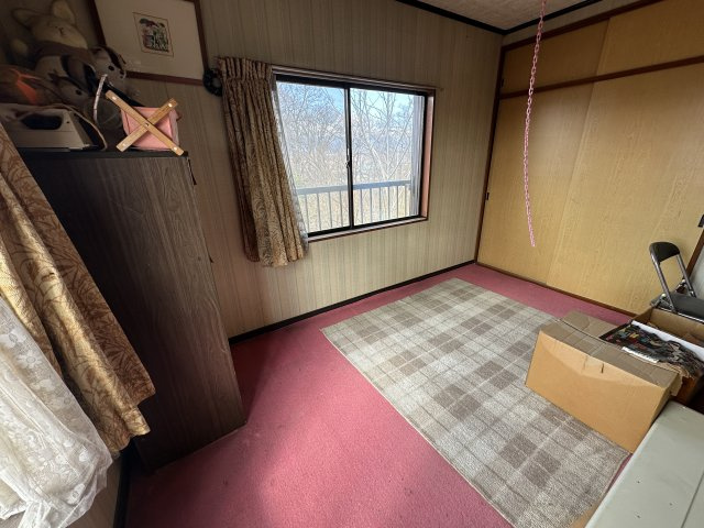 【北杜市明野町上手】日当たりと眺望が良い民家の和室|2階の和室