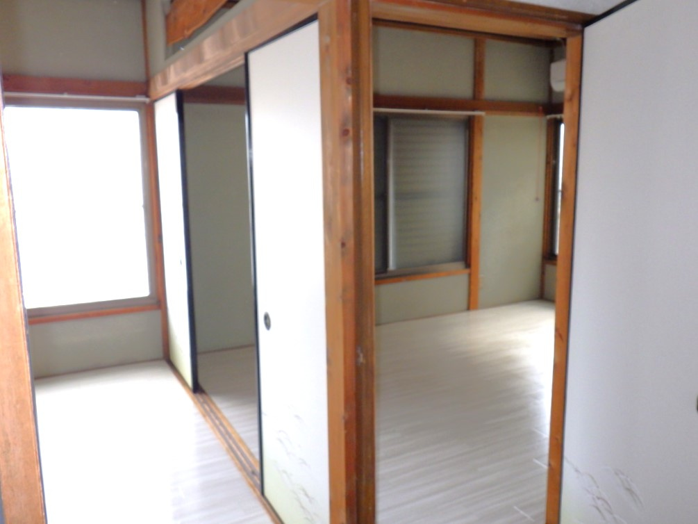 川口市新堀　戸建ての洋室|２階
