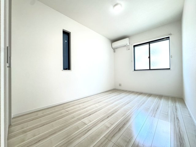 ＜LIBERi リーベリー＞新宿区山吹町　神楽坂生活エリア　中古戸建の洋室
