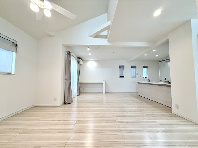 ＜LIBERi リーベリー＞新宿区山吹町　神楽坂生活エリア　中古戸建の居間・リビング